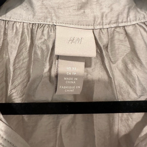 H&M sage flowy blouse - Picture 2 of 2